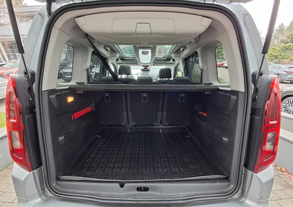 Toyota Proace City Verso cena 89900 przebieg: 147200, rok produkcji 2020 z Chociwel małe 37